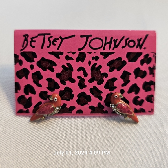 Betsey Johnson Orange Enamel Tropical Parrot Bird Stud Earrings - Picture 1 of 8